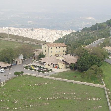 Hotel Antica Stazione Chiaramonte Gulfi Exterior foto
