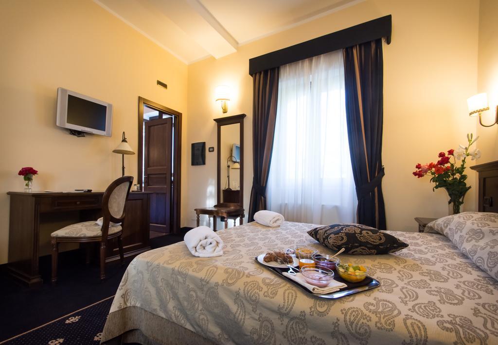 Hotel Antica Stazione Chiaramonte Gulfi Exterior foto