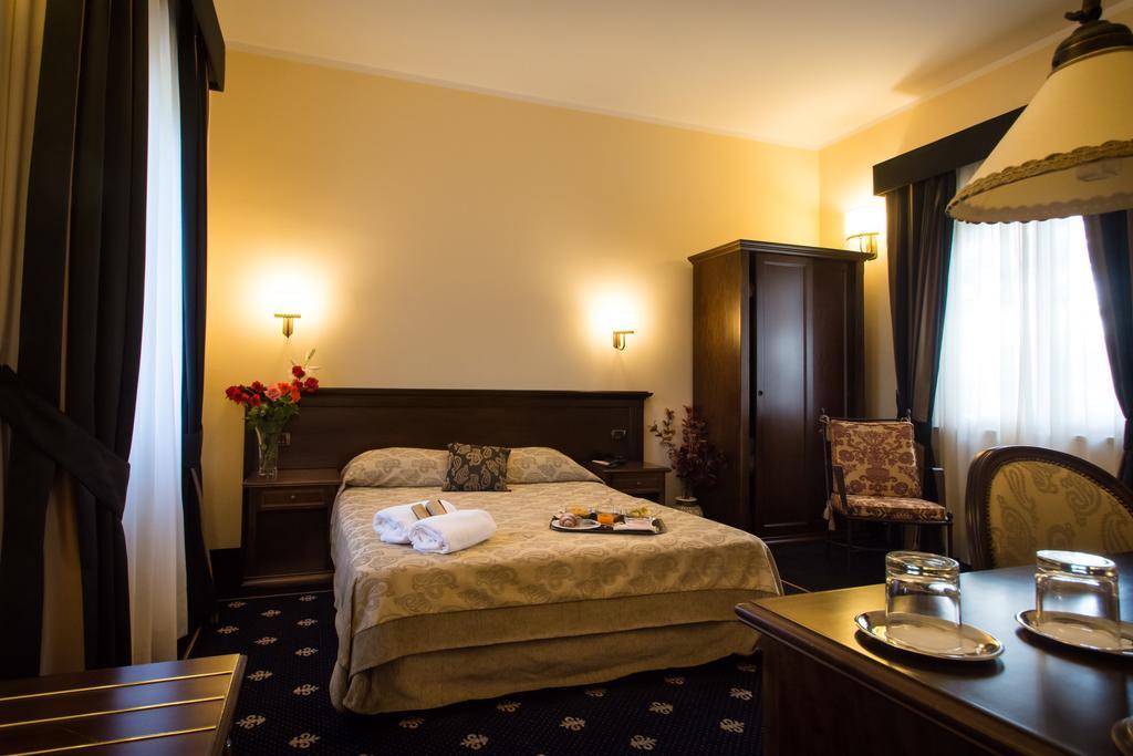 Hotel Antica Stazione Chiaramonte Gulfi Exterior foto