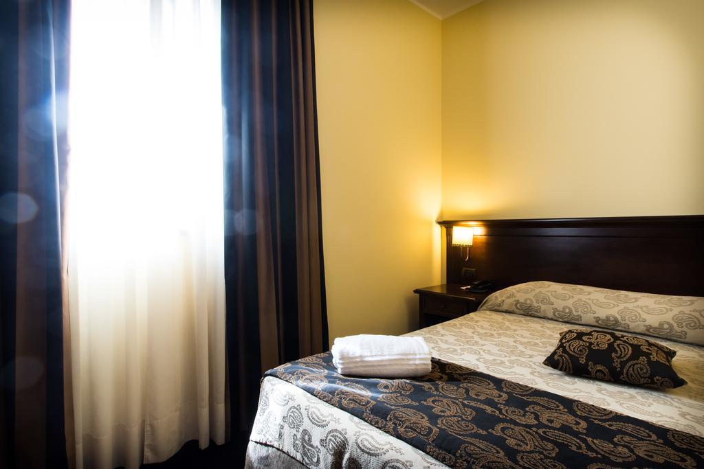 Hotel Antica Stazione Chiaramonte Gulfi Zimmer foto
