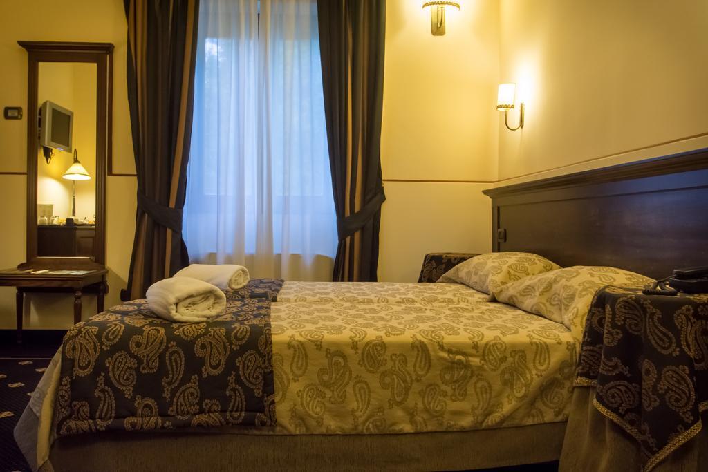 Hotel Antica Stazione Chiaramonte Gulfi Zimmer foto